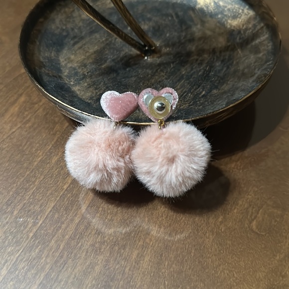 Cute Fluffy Earring [New] - Picture 5 of 7